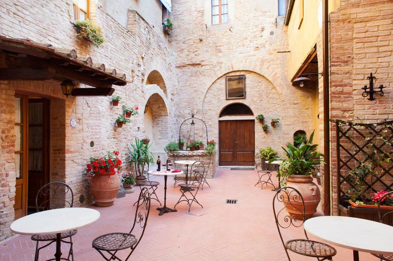 Residenza D'Epoca Palazzo Buonaccorsi Hotel San Gimignano Exterior photo